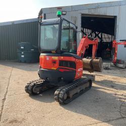 Kubota U27-4
