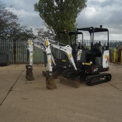 Bobcat E17